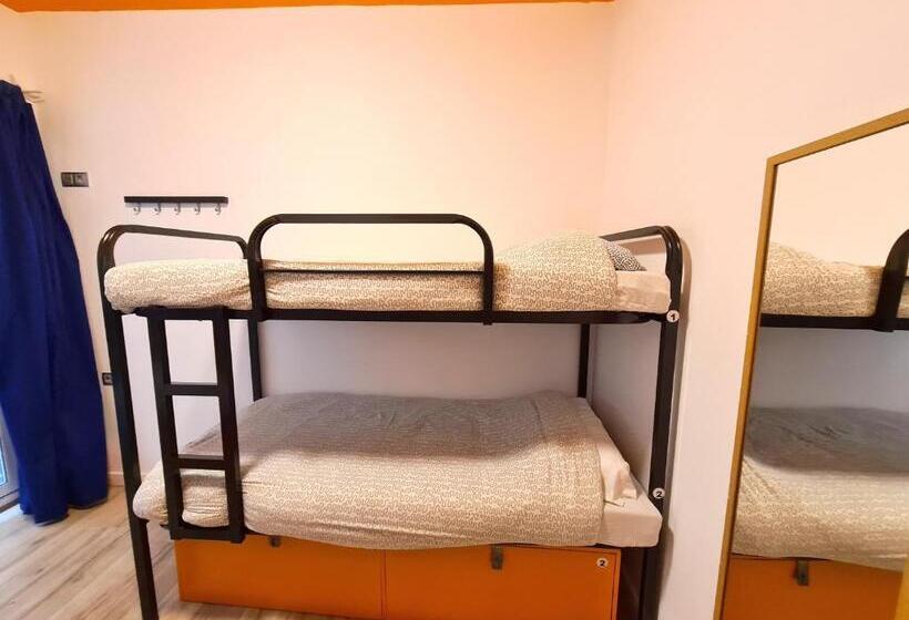 تختخواب در اتاق مشترک, Arc House Gracia