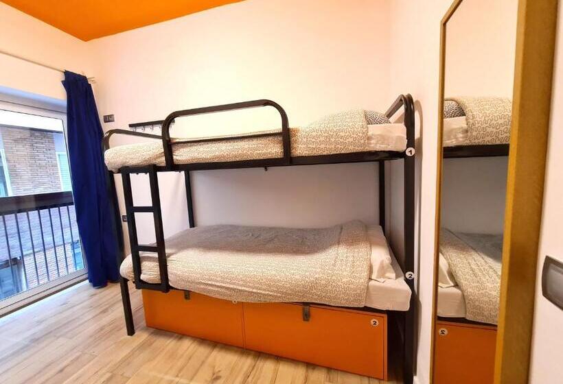 تختخواب در اتاق مشترک, Arc House Gracia