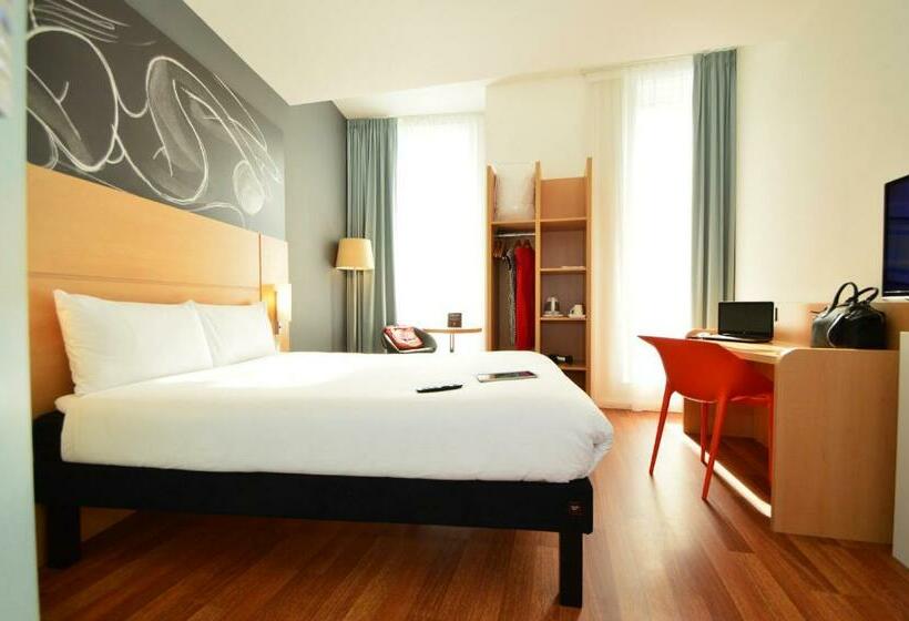 Номер Премиум, Ibis Edinburgh Centre South Bridge – Royal Mile