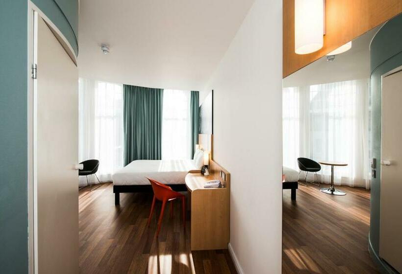 Номер Премиум, Ibis Edinburgh Centre South Bridge – Royal Mile