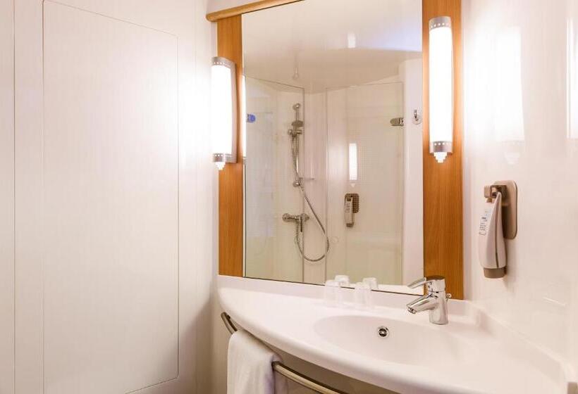 Номер Стандарт, Ibis Edinburgh Centre South Bridge – Royal Mile
