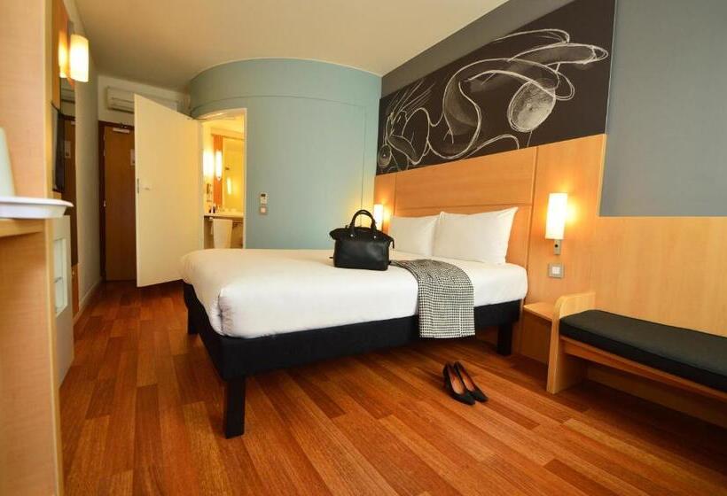 Номер Стандарт, Ibis Edinburgh Centre South Bridge – Royal Mile