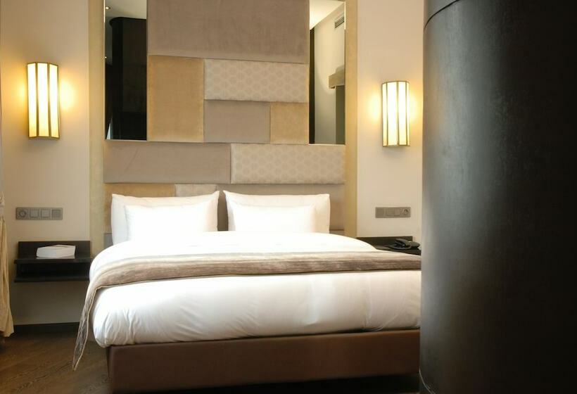 주니어 스위트, Imperial Casablanca