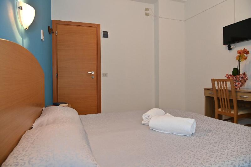 غرفة قياسية, Italy