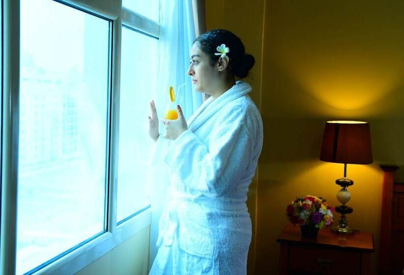 جناح جونيور, La Rosa, Jaffair