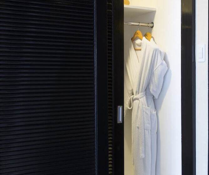 سوییت جونیور, Midas Hotel And Casino