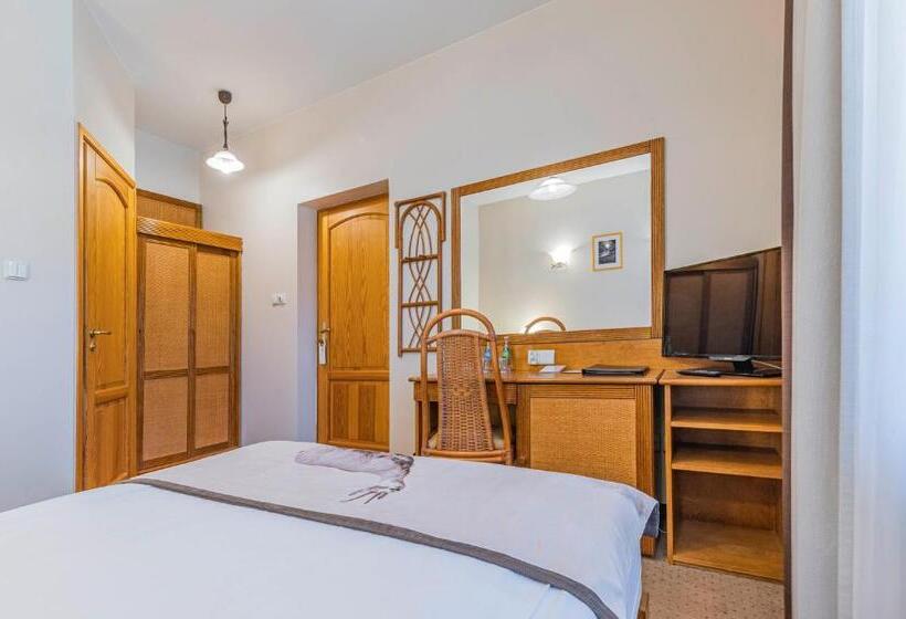 غرفة قياسية فردية, Nosalowy Dwor