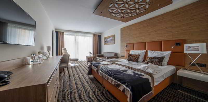 غرفة قياسية, Nosalowy Dwor