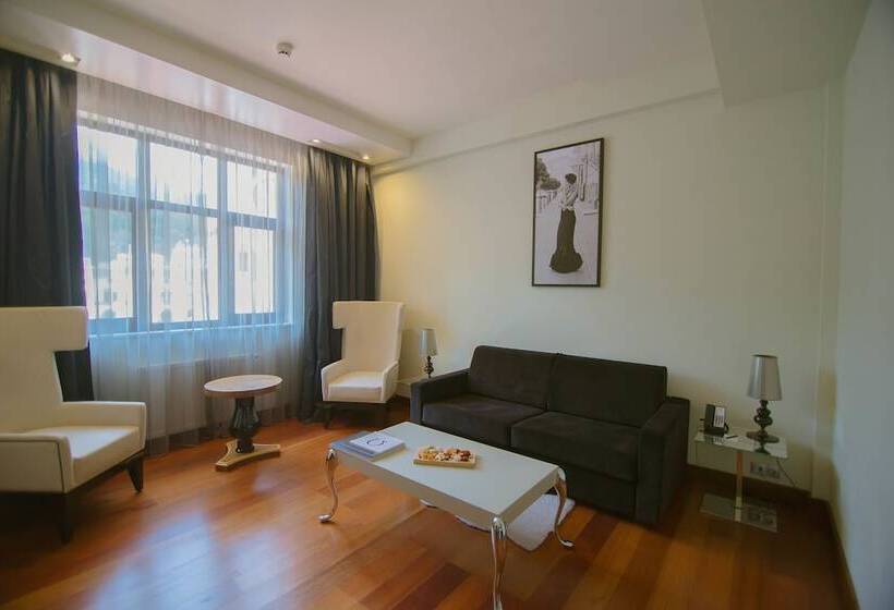 سوئیت جونیور با چشم‌انداز, Radisson  Rosa Khutor