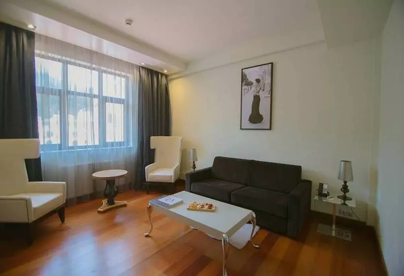 سوئیت جونیور با چشم‌انداز, Radisson  Rosa Khutor
