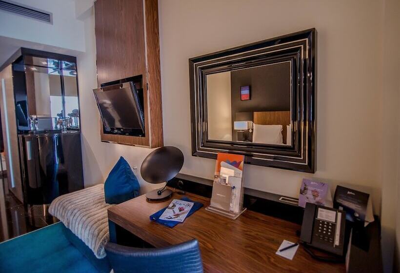 سوئیت جونیور با چشم‌انداز, Radisson  Rosa Khutor