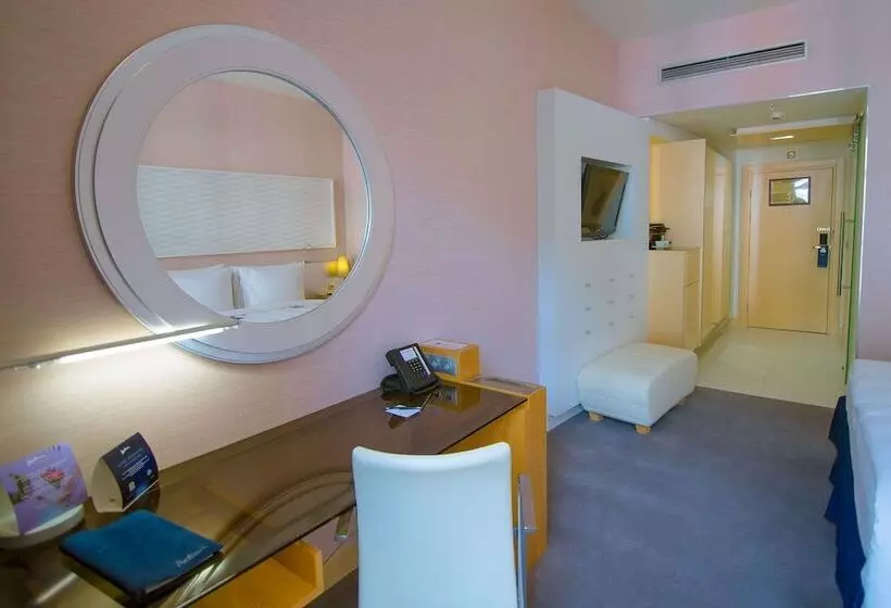 اتاق پریمیوم با بالکن, Radisson  Rosa Khutor