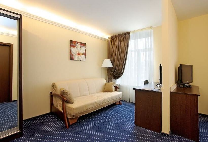 سوییت جونیور, Teatralny