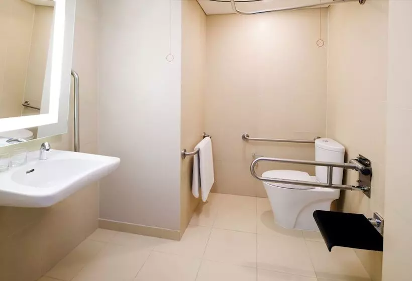 اتاق سوپریور برای معلولان, Novotel Dubai Al Barsha