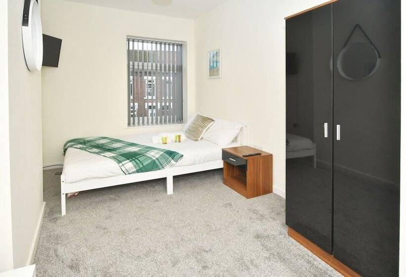 Номер Стандарт Совместная Ванная, Townhouse @ Hall O Shaw Street Crewe