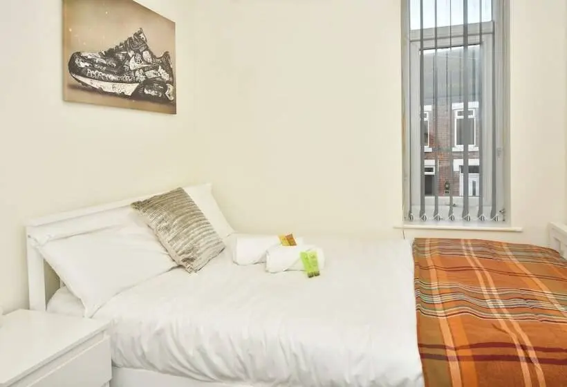 Standard-huone Jaettu Kylpyhuone, Townhouse @ Hall O Shaw Street Crewe