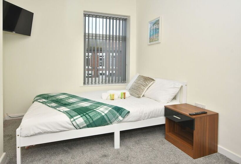 Номер Стандарт Совместная Ванная, Townhouse @ Hall O Shaw Street Crewe