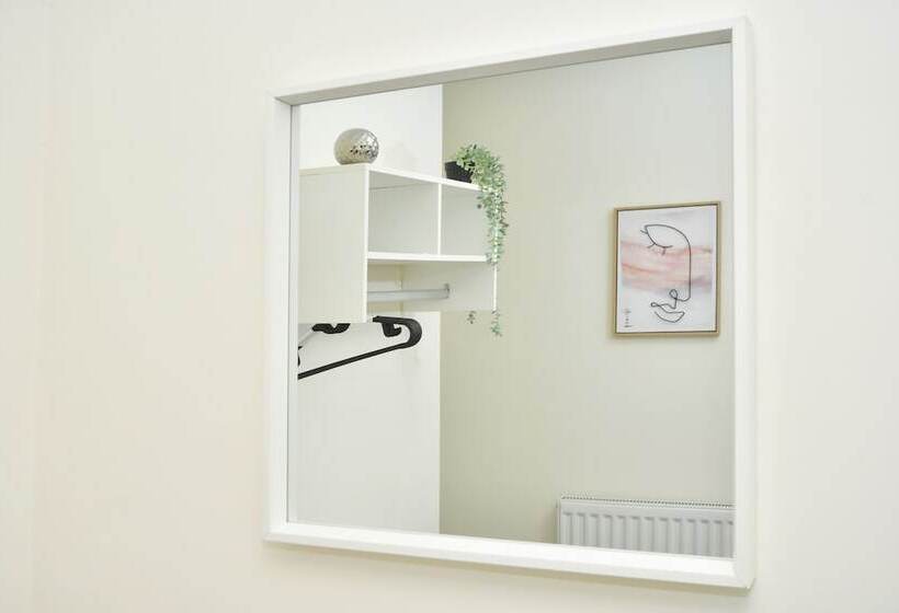 חדר סטנדרד יחיד חדר אמבטיה משותף, Townhouse @ Hall O Shaw Street Crewe