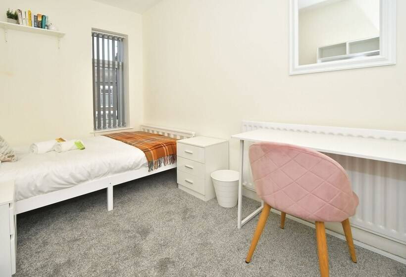 חדר סטנדרט חדר אמבטיה משותף, Townhouse @ Hall O Shaw Street Crewe