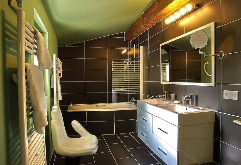 سوئیت با چشم‌انداز رودخانه, Hôtel Particulier Maison Artishow