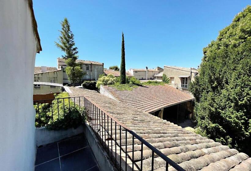 سوئیت با چشم‌انداز رودخانه, Hôtel Particulier Maison Artishow