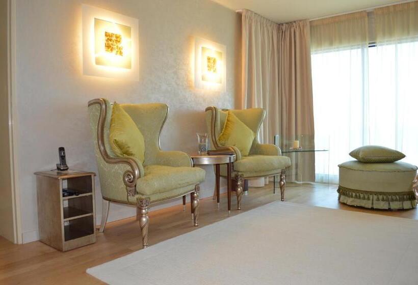 سوییت جونیور, Carmen International Hotel Venus   Fost Becali