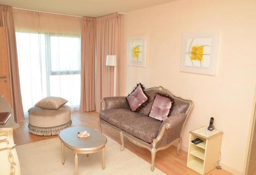 سوییت جونیور, Carmen International Hotel Venus   Fost Becali