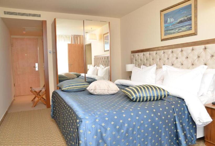 سوییت خانوادگی, Carmen International Hotel Venus   Fost Becali