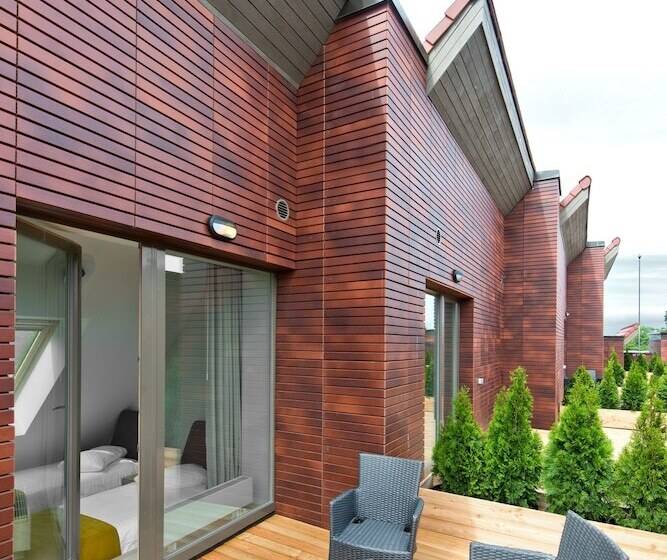 آپارتمان خانوادگی, Mana Suites & Sea