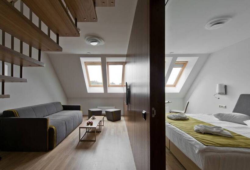 آپارتمان خانوادگی, Mana Suites & Sea