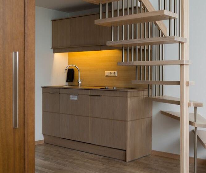 آپارتمان خانوادگی, Mana Suites & Sea