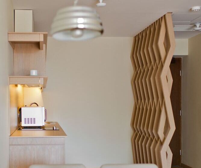 آپارتمان خانوادگی, Mana Suites & Sea