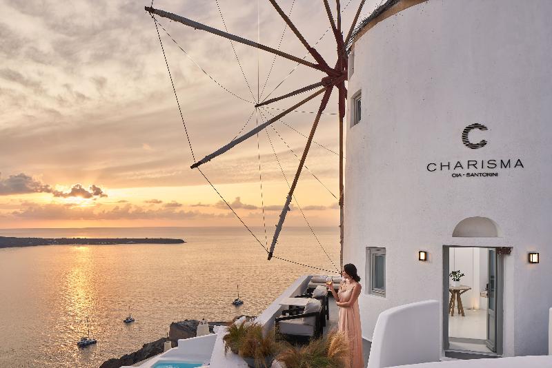 سوییت با چشمانداز دریا, Charisma Suites
