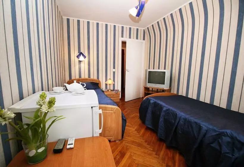Cameră Standard, Druzhba