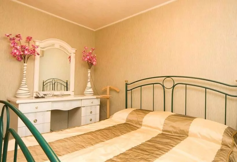 Junior Suite, Druzhba