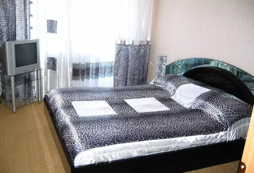 Junior Suite, Druzhba