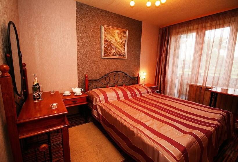 جناح جونيور, Druzhba