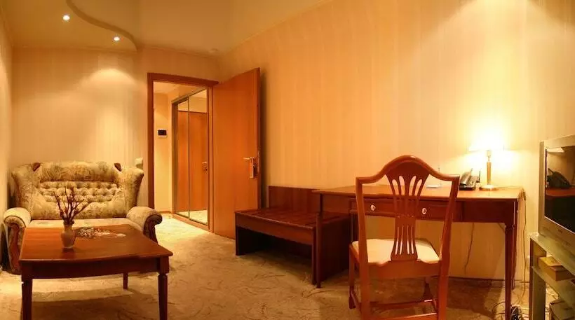 Suite, Druzhba