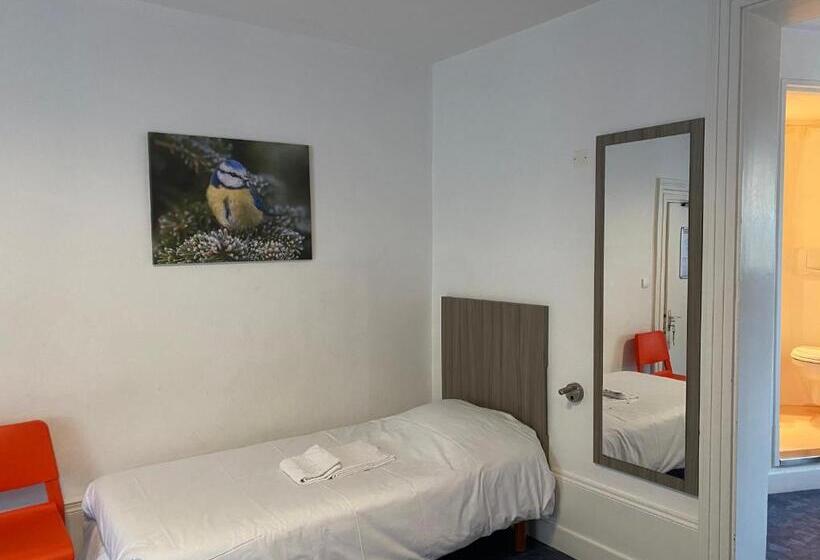 غرفة عائلية, Le Faisan