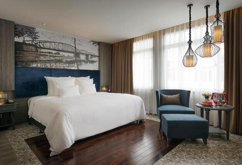 سوییت, Paradise Suites