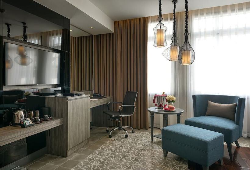 سوییت, Paradise Suites