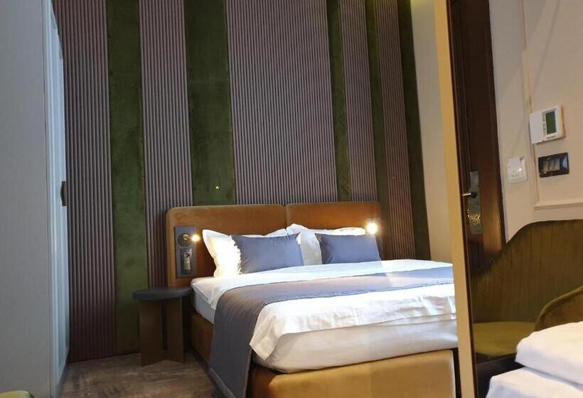 标准三人间, Vila Siago