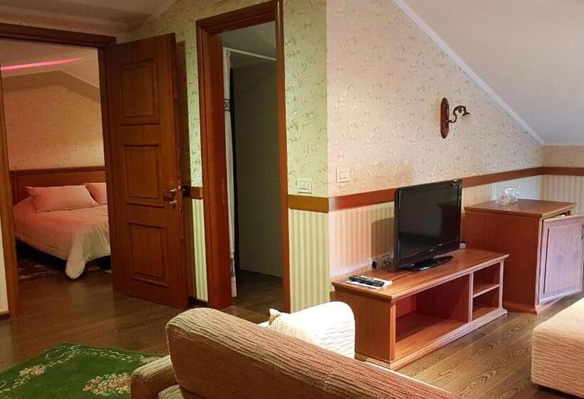 דירת חדר, Vila Sigal Pogradec