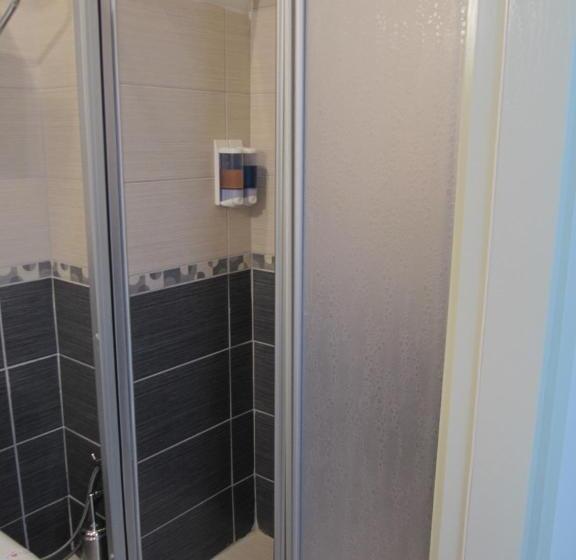 スタンダードトリプルルーム, Zileli