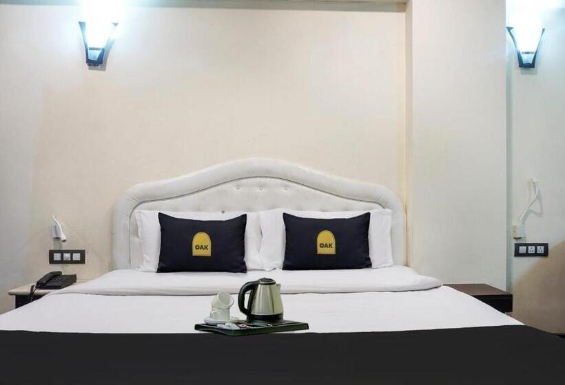 Трехместный Номер Классика, Townhouse Oak Sr  Wakad