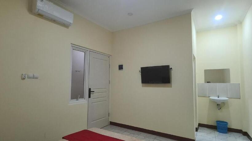 デラックスルーム, Reddoorz Near Tugu Muda Semarang