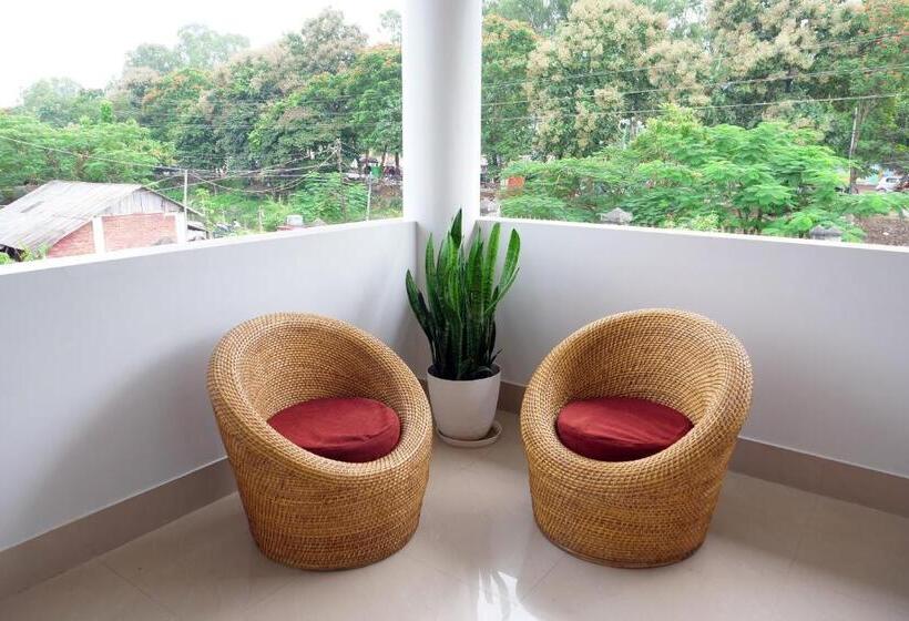 חדר סטנדרט עם מרפסת, Joy S Bnb