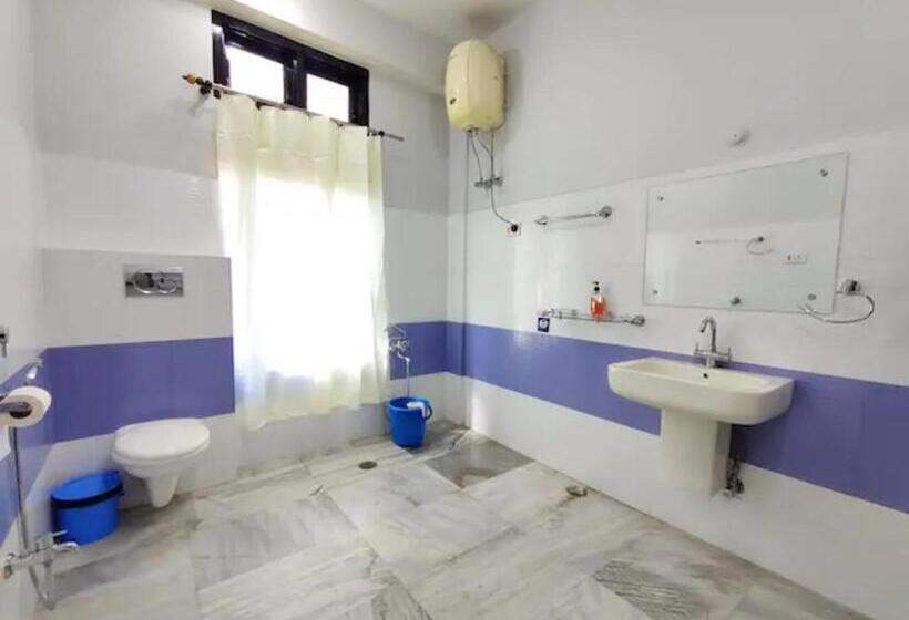 חדר סטנדרט עם מרפסת, Joy S Bnb