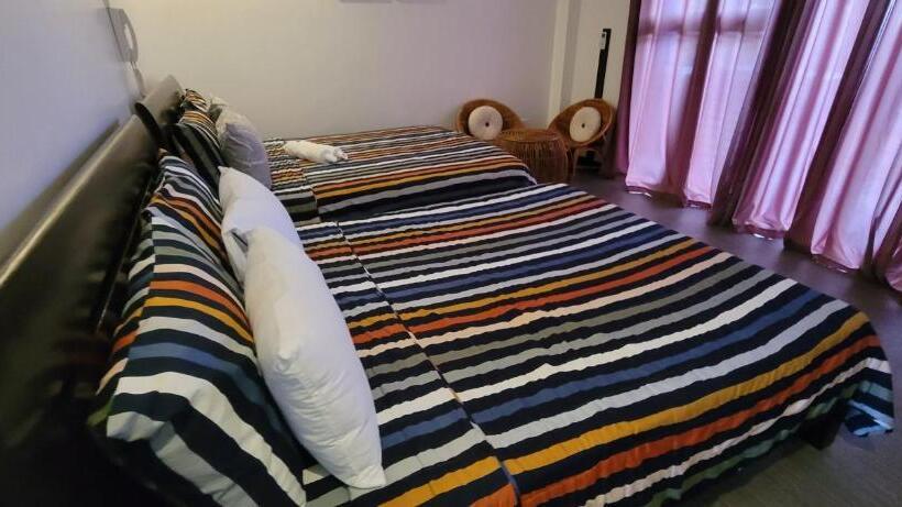 Семейный Номер, Beachfront Bed & Breakfast