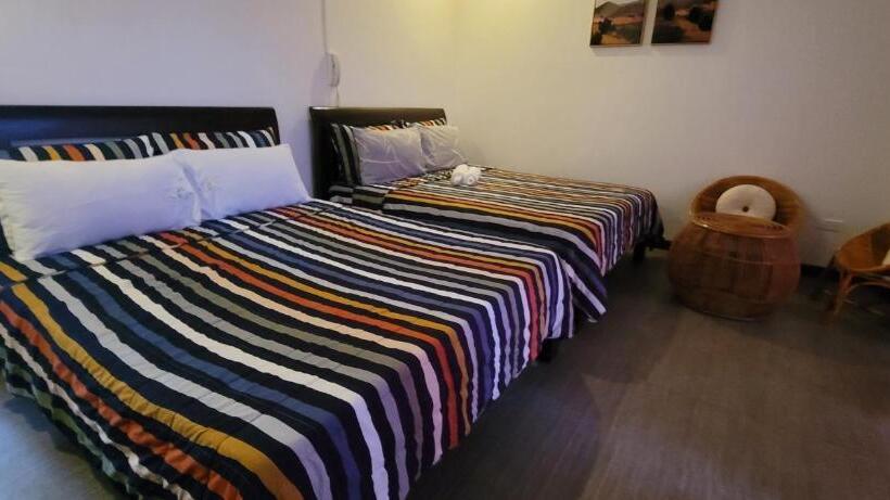 家庭间, Beachfront Bed & Breakfast